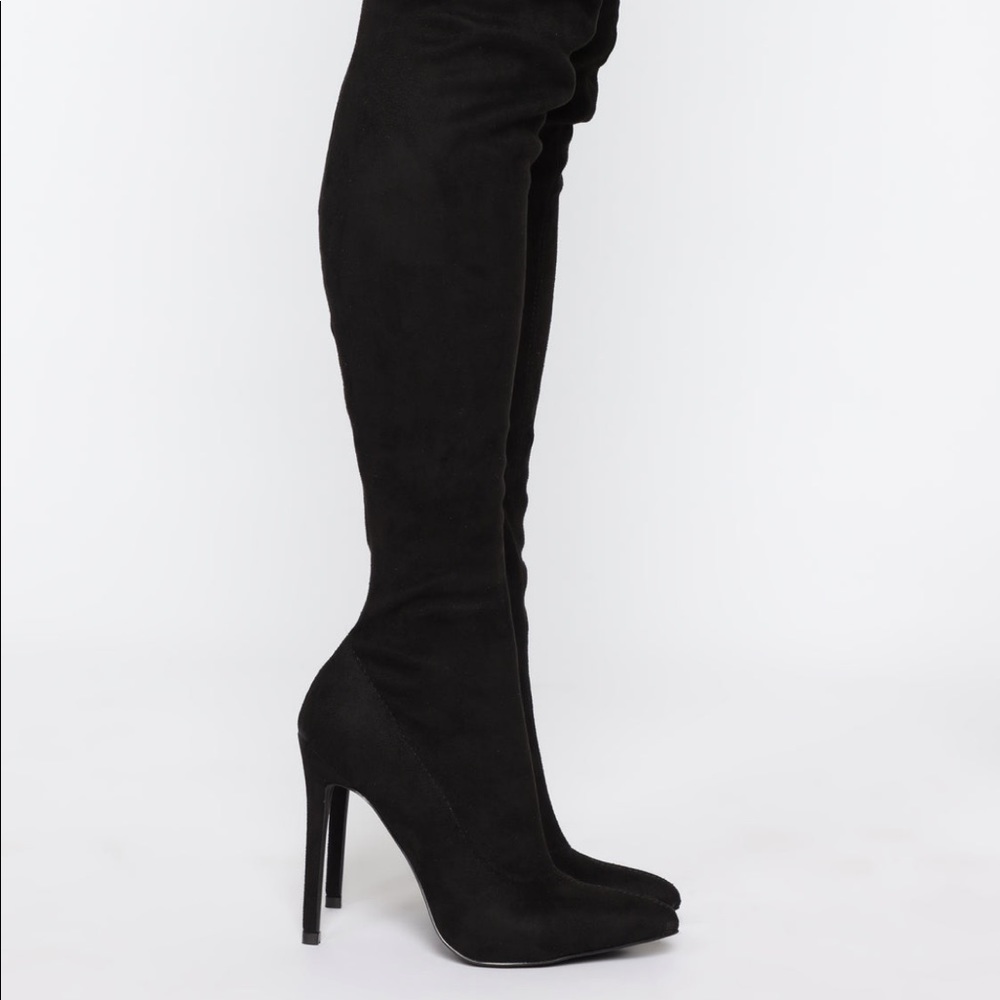 OVER THE KNEE BOOTS